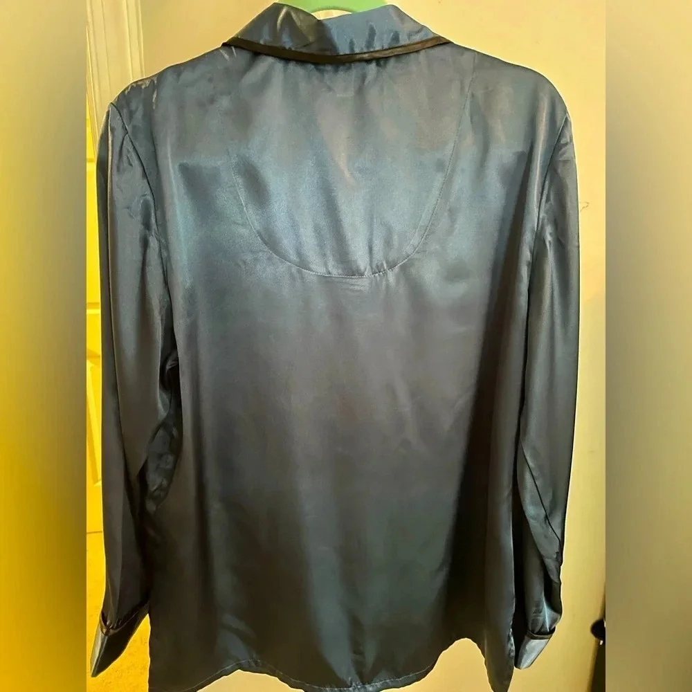 Croft & Barrow Intimates M night shirt. Collared, l/s, breast pocket. Steal blue